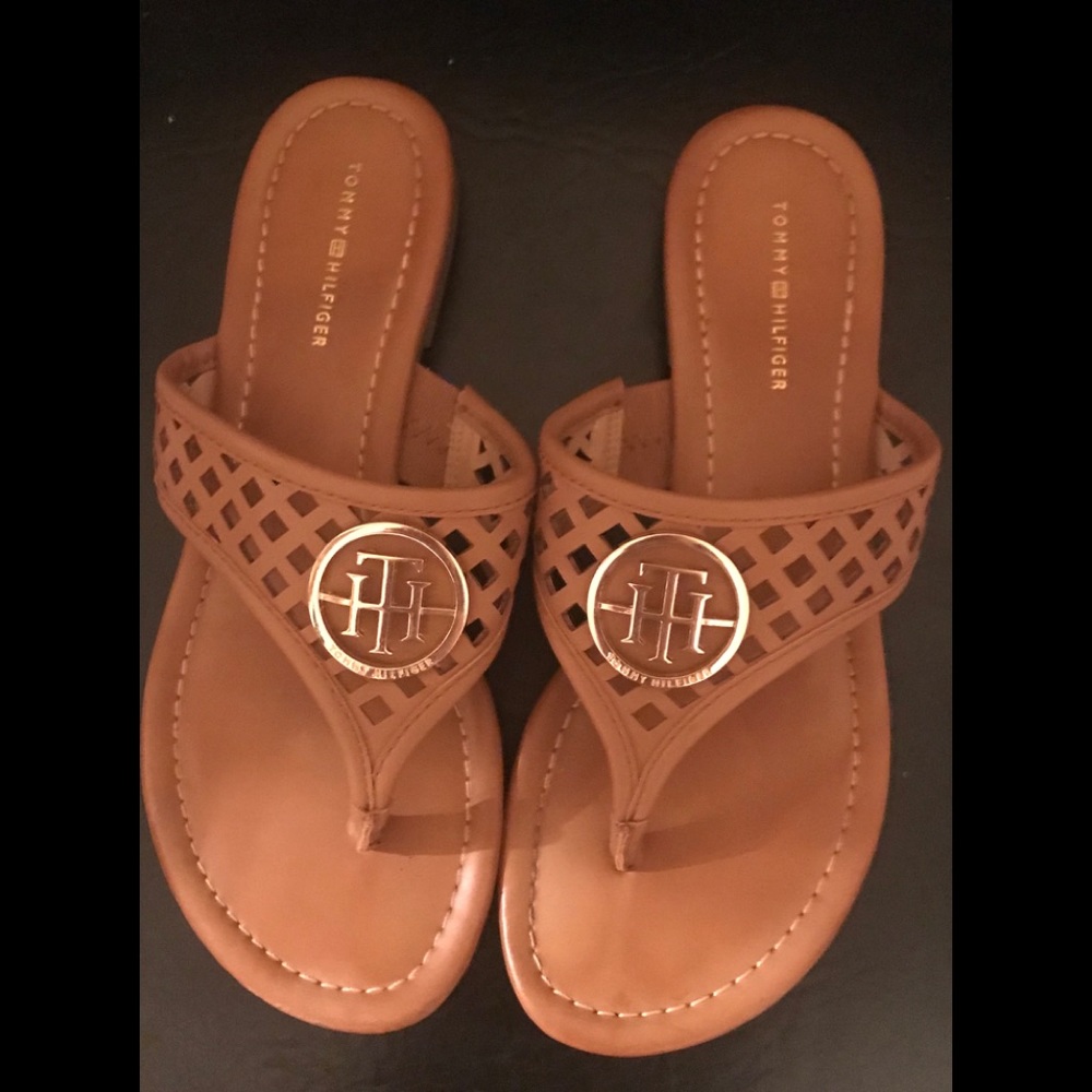 EUC Tommy Hilfiger logo shoes